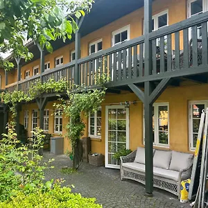 Vidunderligt Hus M/egen Gardhave - Midt I Centrum Aalborg